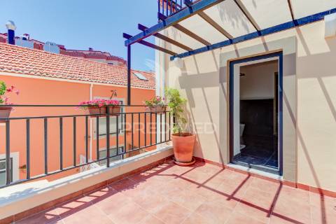 Excelente t2 totalmente reconstruído em massamá