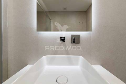 Apartamento t3 em condomínio fechado, com box e piscina.