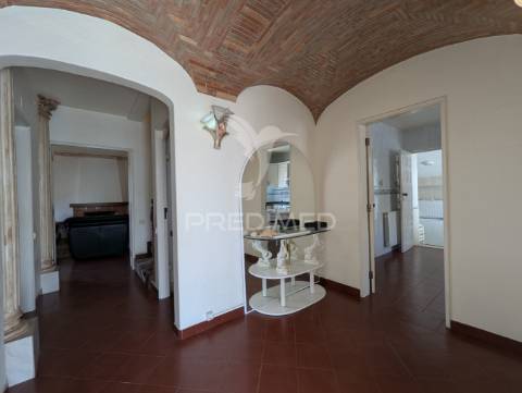 Moradia t5 isolada a curta distância das praias, do centro de albufeira e da vida nocturna