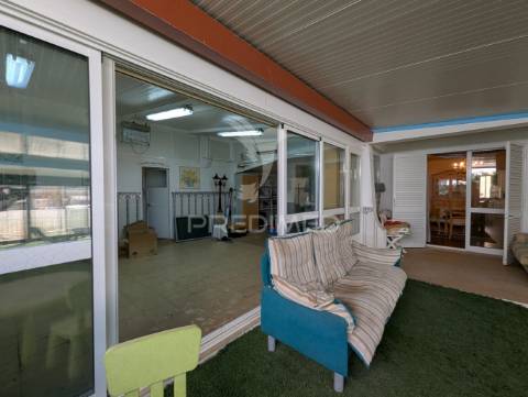 Moradia t5 isolada a curta distância das praias, do centro de albufeira e da vida nocturna