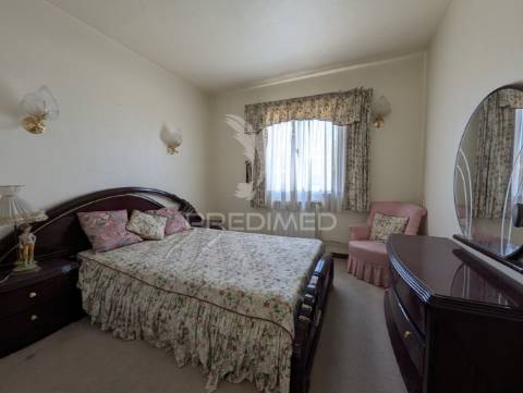 Moradia t5 isolada a curta distância das praias, do centro de albufeira e da vida nocturna