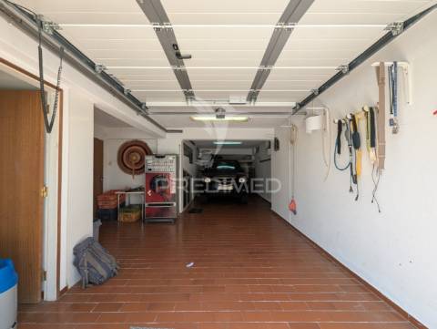 Moradia t5 isolada a curta distância das praias, do centro de albufeira e da vida nocturna