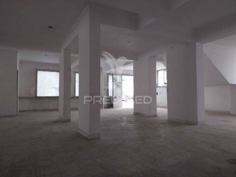 Loja agualva-cacém - 210 m2