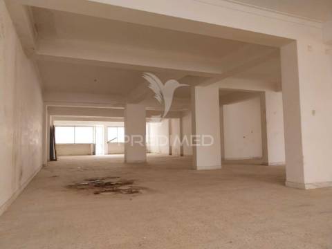 Loja agualva-cacém - 210 m2