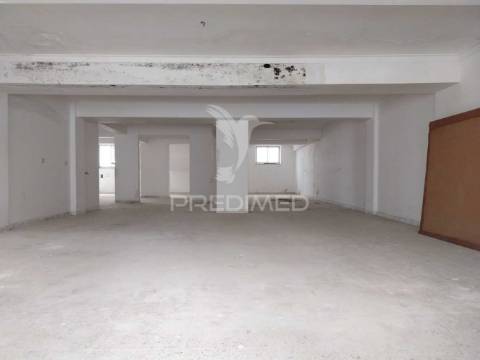 Loja agualva-cacém - 210 m2