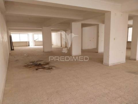 Loja agualva-cacém - 210 m2