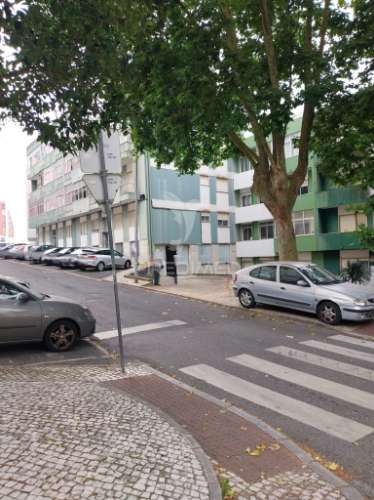 Loja agualva-cacém - 210 m2