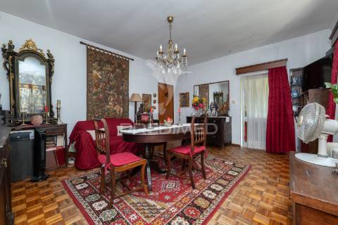 Quinta com dois artigos urbanos e um rústica com 5410 m2 junto á cidade de guimarães