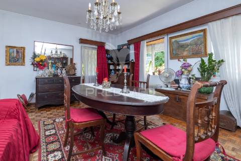 Quinta com dois artigos urbanos e um rústica com 5410 m2 junto á cidade de guimarães