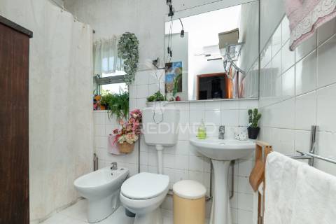 Quinta com dois artigos urbanos e um rústica com 5410 m2 junto á cidade de guimarães