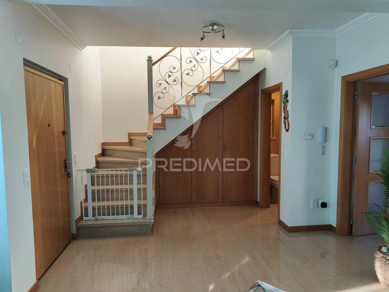 Moradia t3+1 em azeitão 168m²