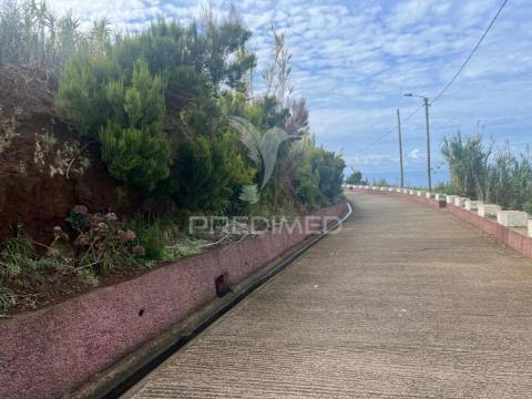 Terreno com 1.000 m2 na ponta do pargo