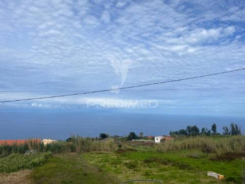 Terreno com 1.000 m2 na ponta do pargo