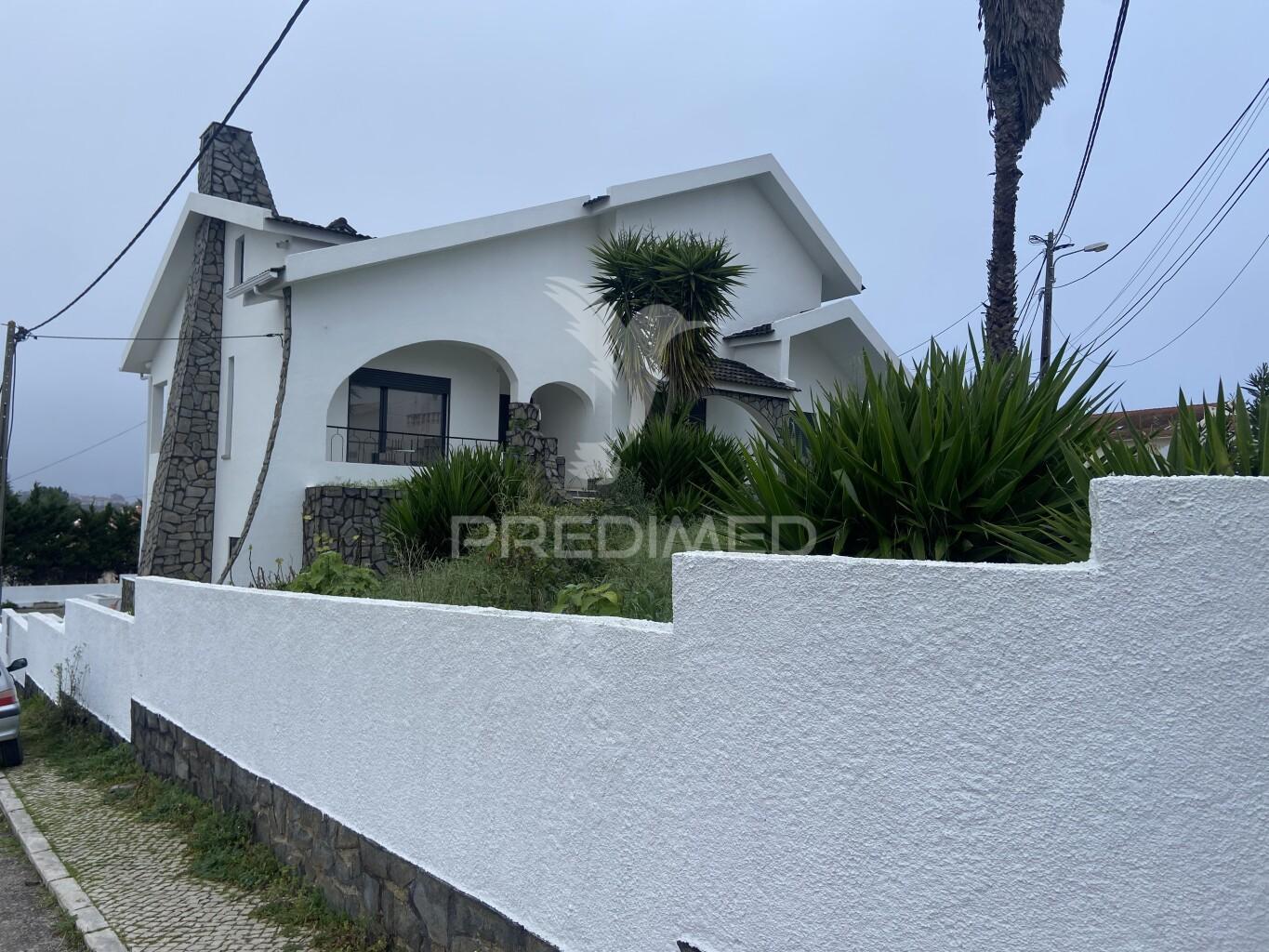 Moradia t4 com jardim na charneca de caparica
