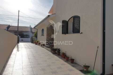 Moradia t4 em esgueira a 3 km do centro de aveiro