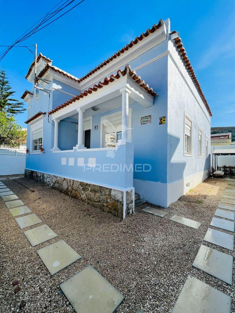Moradia isolada em santo antónio da caparica.