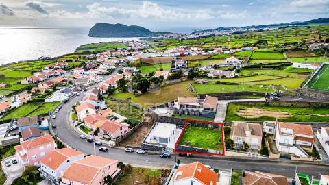 Lote na freguesia da ribeirinha