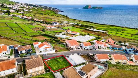 Lote na freguesia da ribeirinha