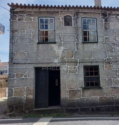 Casa rústica em maçainhas.