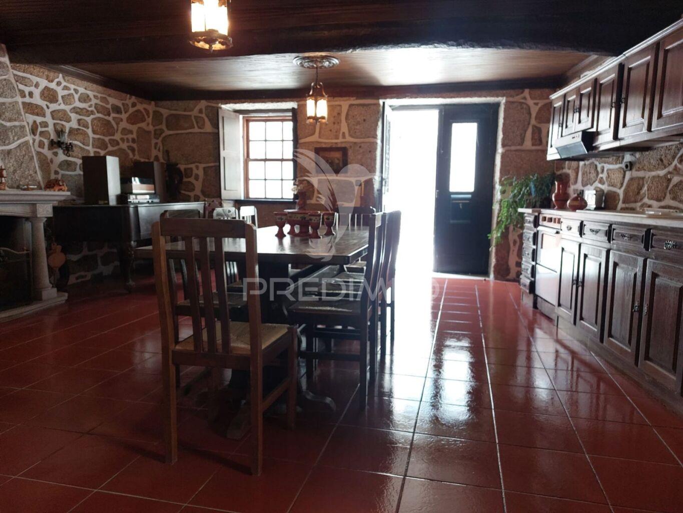 Casa rústica em maçainhas.