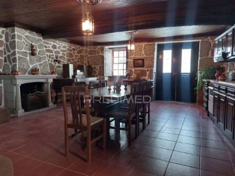 Casa rústica em maçainhas.