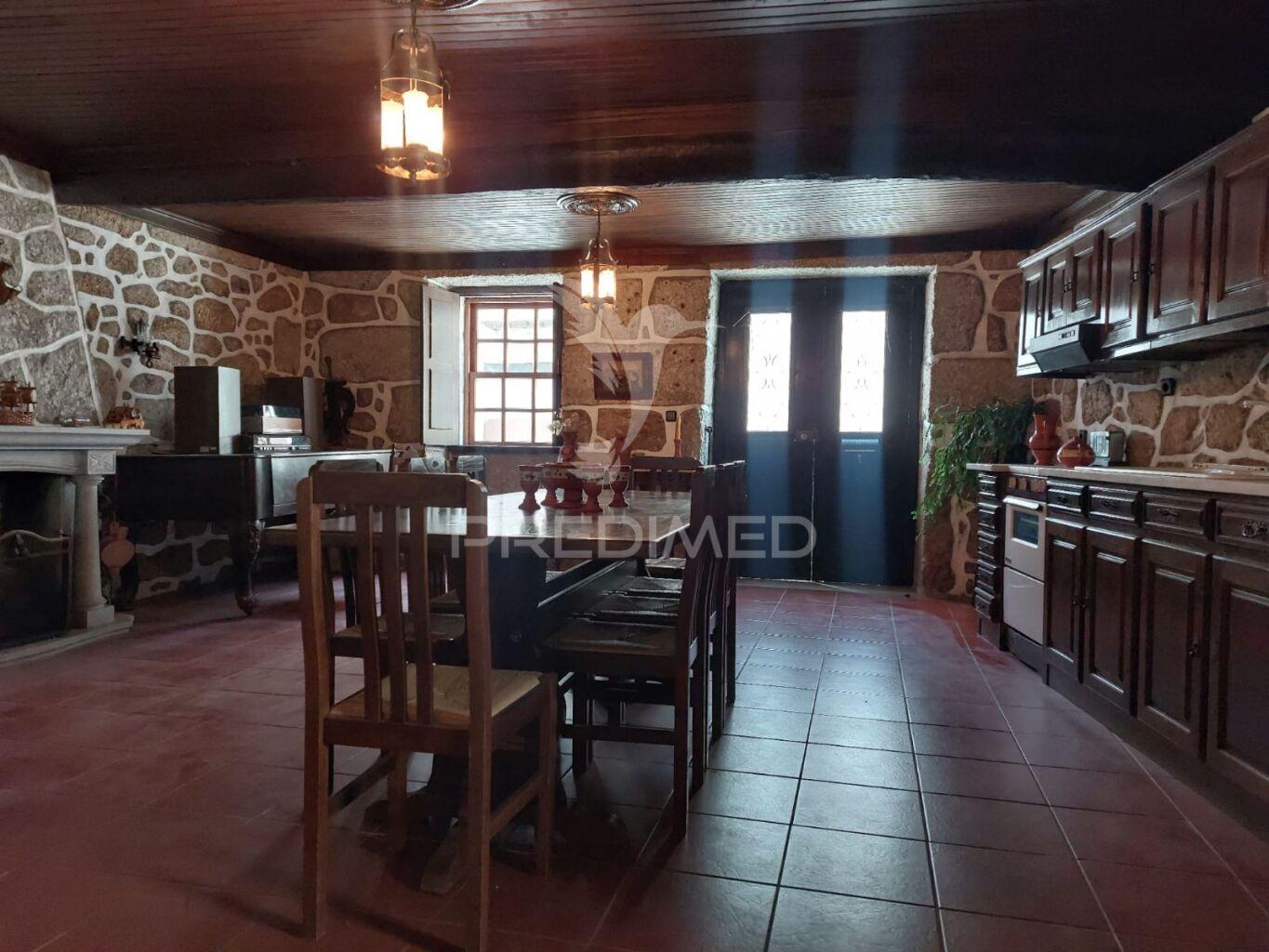 Casa rústica em maçainhas.
