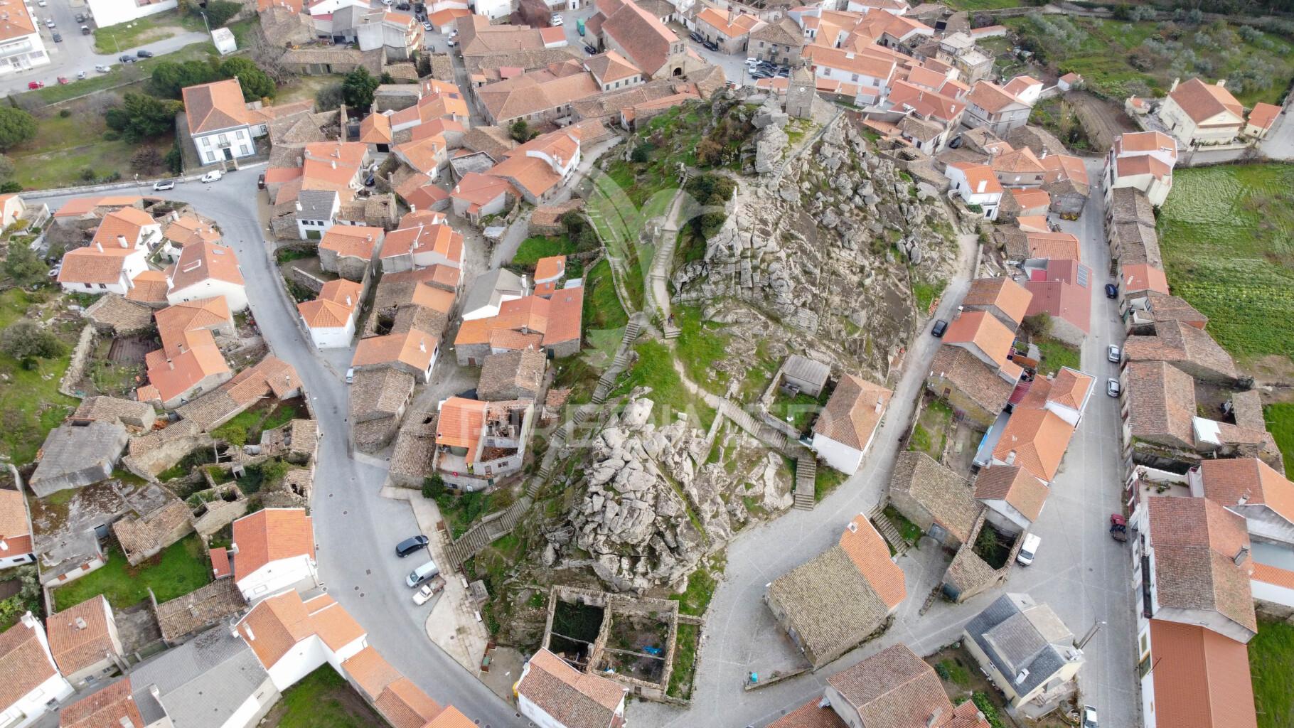 Imóvel único para reabilitação no centro histórico da meda