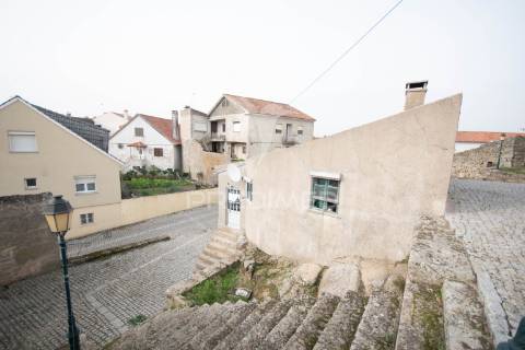 Imóvel único para reabilitação no centro histórico da meda