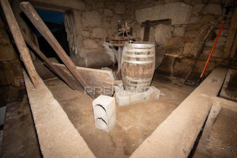 Imóvel único para reabilitação no centro histórico da meda