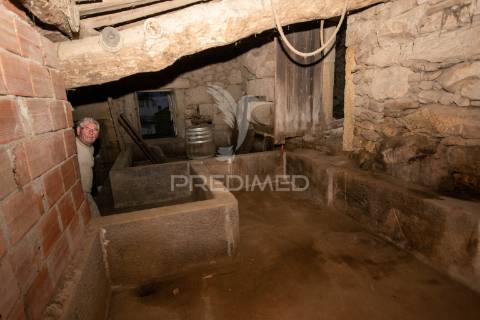 Imóvel único para reabilitação no centro histórico da meda