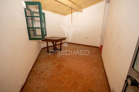 Imóvel único para reabilitação no centro histórico da meda