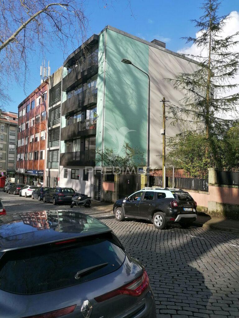 T1 na arca d'água, junto à universidade fernando pessoa