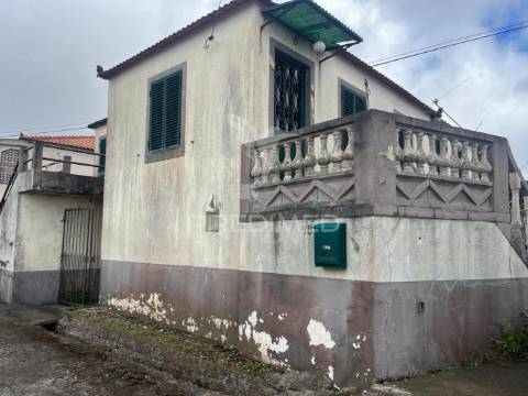 2 moradias na raposeira-calheta com 790m2 de terreno