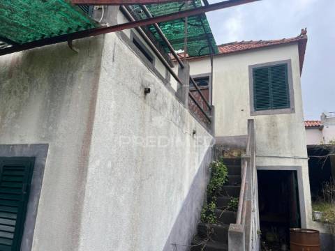 2 moradias na raposeira-calheta com 790m2 de terreno