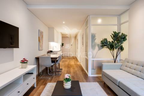 Apartamento t1+1 novo - junto à batalha - porto