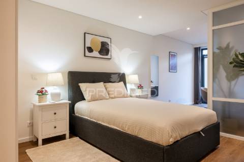 Apartamento t1+1 novo - junto à batalha - porto