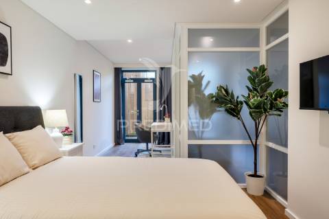 Apartamento t1+1 novo - junto à batalha - porto