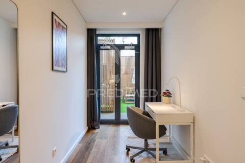 Apartamento t1+1 novo - junto à batalha - porto