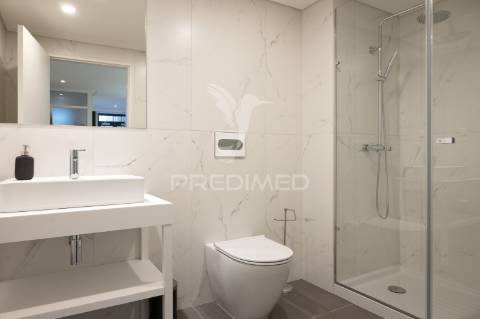 Apartamento t1+1 novo - junto à batalha - porto