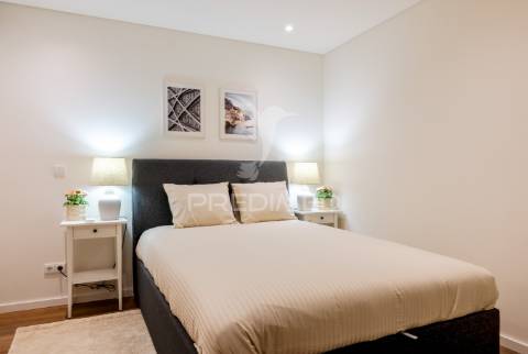 Apartamento t1+1 novo - junto à batalha - porto