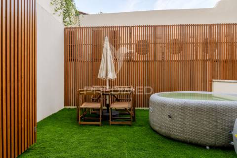 Apartamento t1+1 novo - junto à batalha - porto