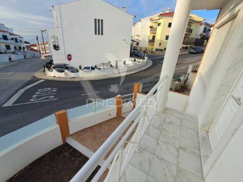 Moradia t3 + 1 com vista mar — ericeira