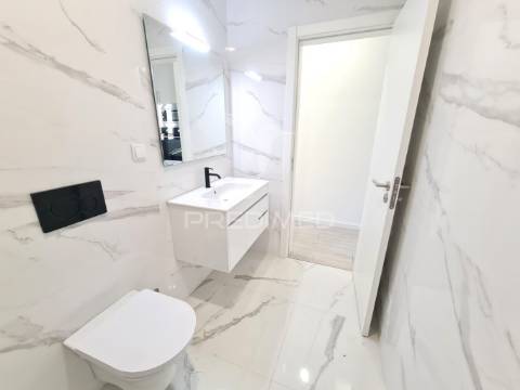 Apartamento t2 com mezzanine e 3 wcs - metro laranjeiras