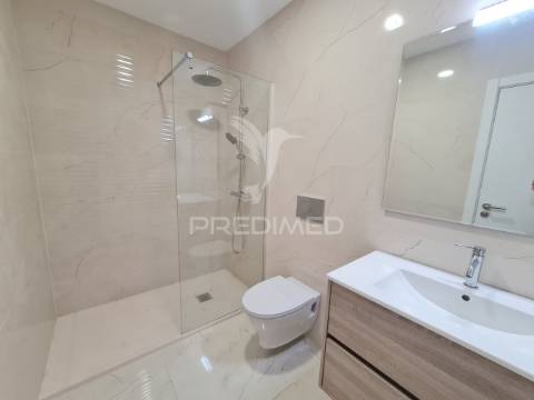 Apartamento t2 com mezzanine e 3 wcs - metro laranjeiras