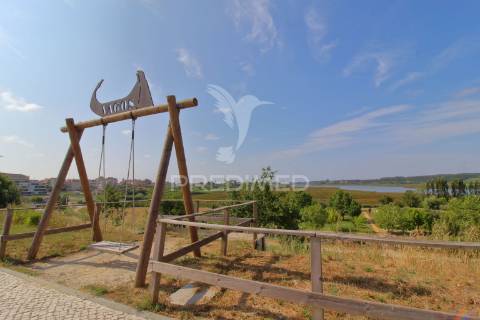 Bar/cafetaria com esplanada no centro de vagos
