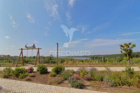 Bar/cafetaria com esplanada no centro de vagos