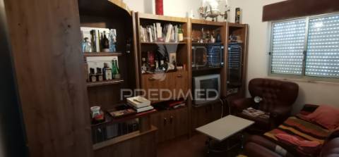 Moradia t2 nas carreiras