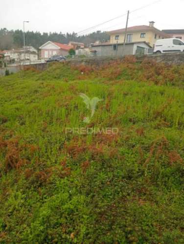 Terreno urbano 589m2 em póvoa de lanhoso
