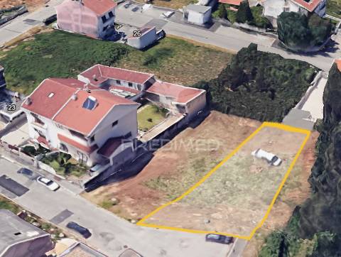 Lote de terreno com 425 m
