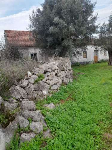 Moradia térrea t5 para reconstruir em valverde - alcanede